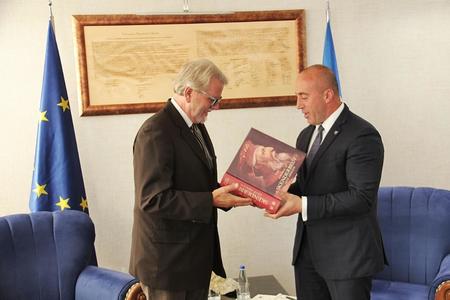 2. Outgoing Acting Head of EULEX holds series of farewell meetings 