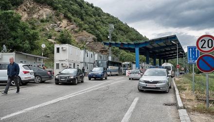 03. EULEX donates containers to Crossing Point Končulj /Dheu i Bardhë