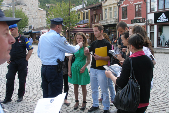 Campaign highlights progress in the fight against drugs - EULEX Kosovo