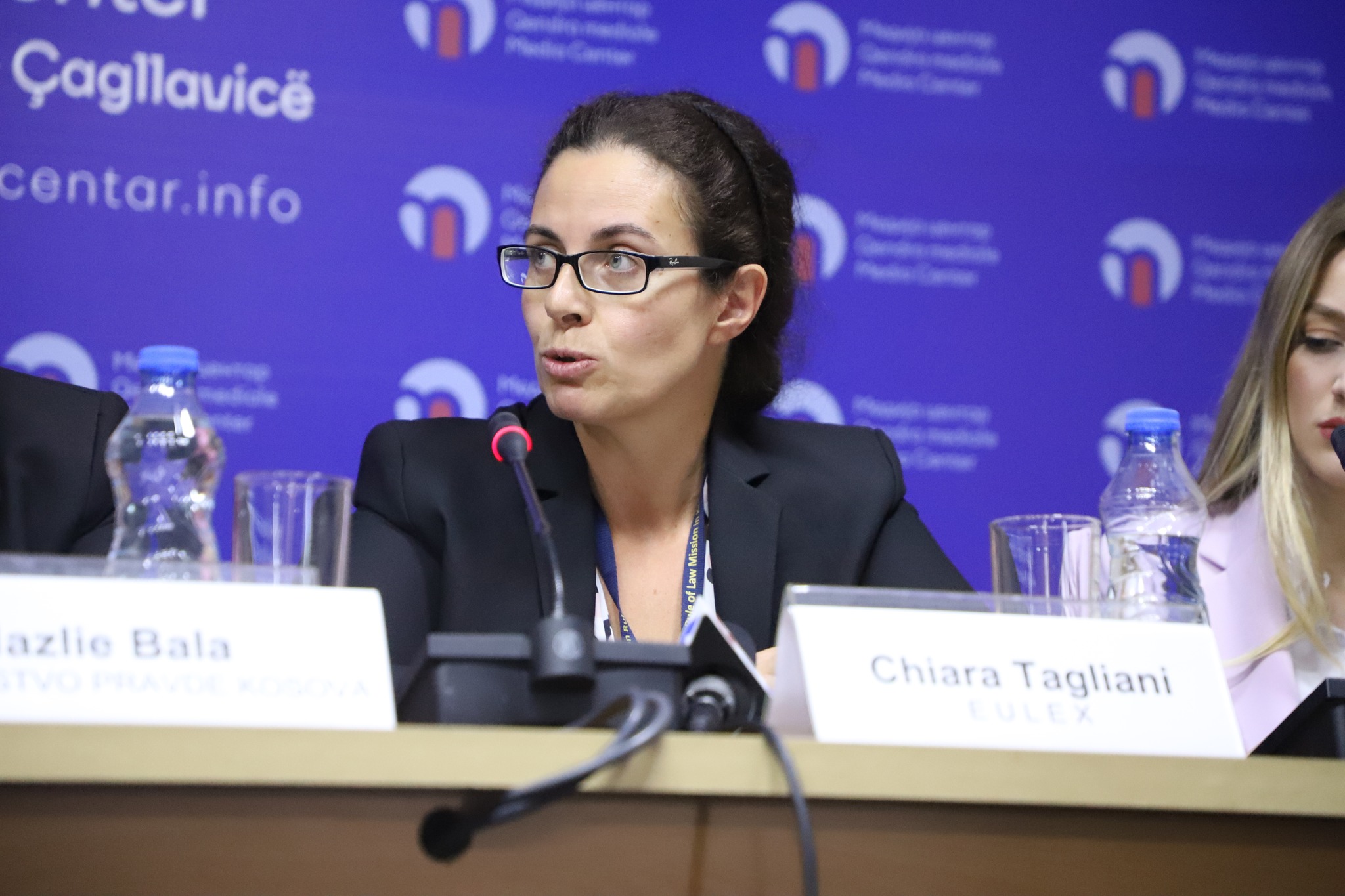 Debati “Jo do të thotë jo – Dhuna seksuale dhe ngacmimi i grave” – Këshilltarja për çështje gjinore e EULEX-it prezanton punën e Misionit