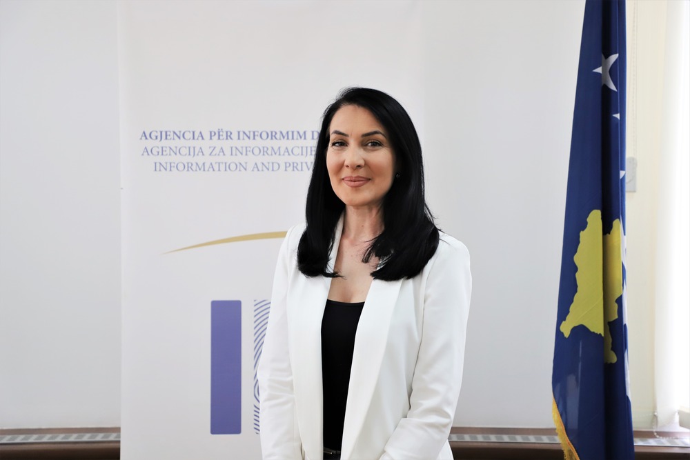 Në udhëheqje të mbrojtjes së të dhënave personale dhe qasjes në dokumente publike – Ju prezantojmë Komisioneren e Agjencisë për Informim dhe Privatësi, Krenare Sogojeva-Dërmaku