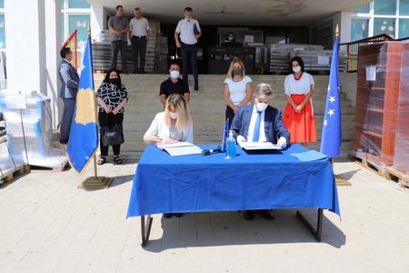 EULEX donates IT and office equipment to Iliria elementary school -3