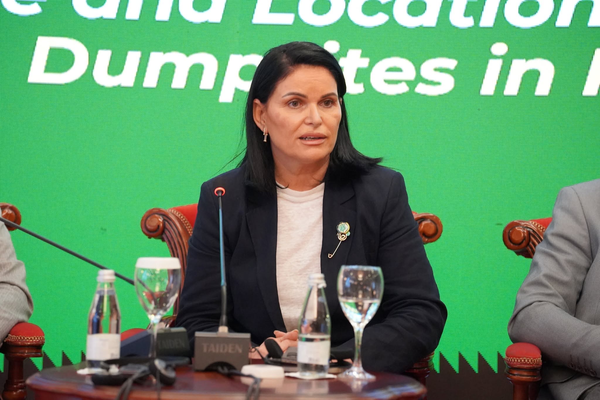 149672-3.jpg