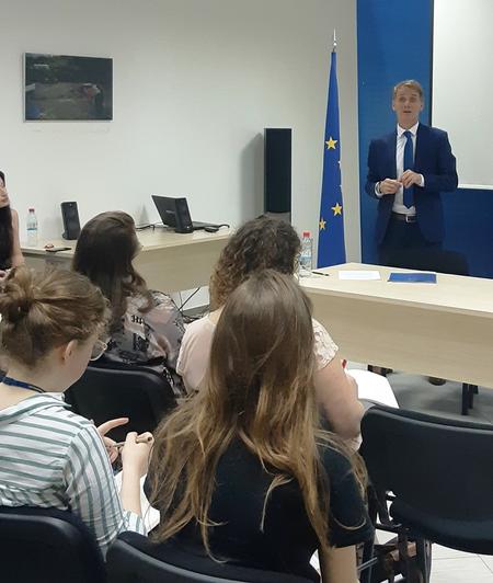 4. Amsterdam University College students visit EULEX 