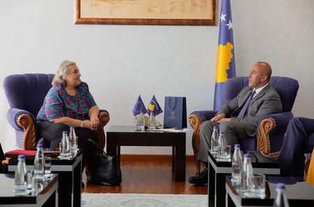 2. Shefja në largim e EULEX-it në takime lamtumirëse me zyrtarë kosovarë dhe liderë partiakë