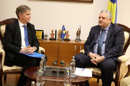 2. EULEX Head discusses cooperation with Minister of Internal Affairs and Public Administration 