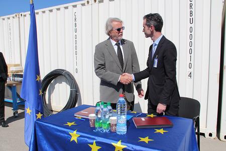 2.  EULEX-i i dhuron pajisje Këshillit Gjyqësor të Kosovës 